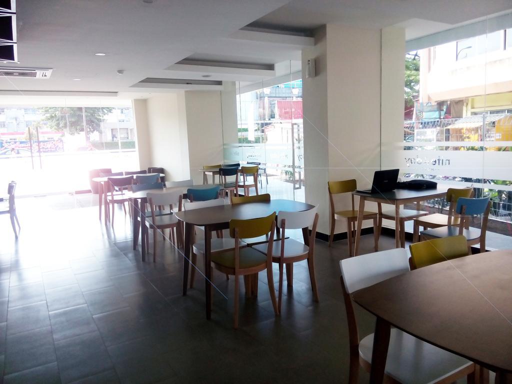 Hotel Nite And Day Batam Jodoh Square Exterior foto