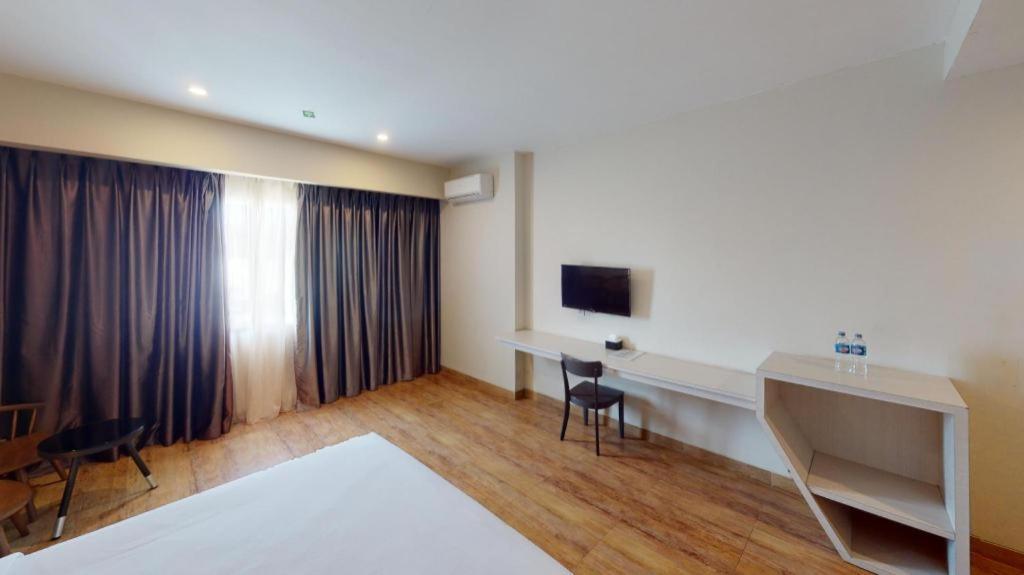 Hotel Nite And Day Batam Jodoh Square Exterior foto
